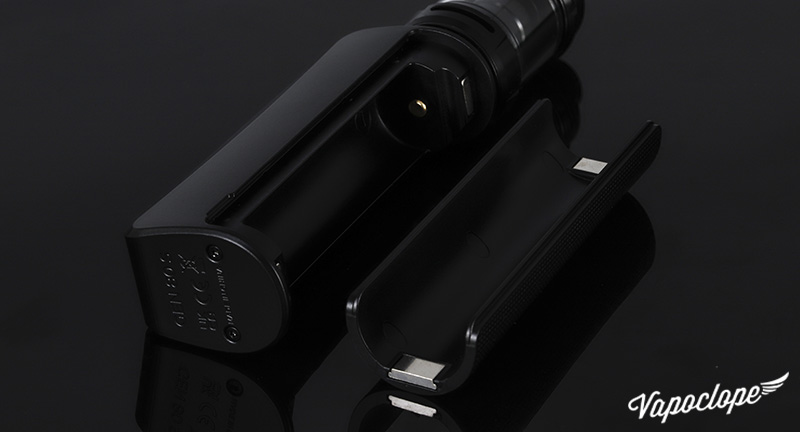 Ouverture pour accus de la Gen 80S de chez Vaporesso